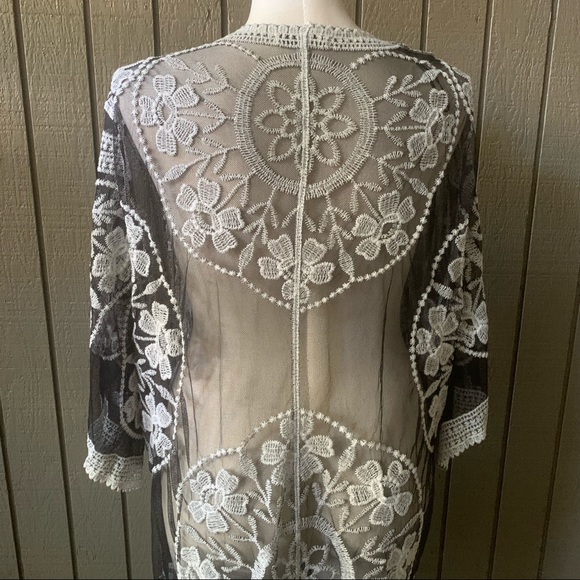Woven Heart Black and Beige Embroidered Kimono Top - Picture 2 of 10